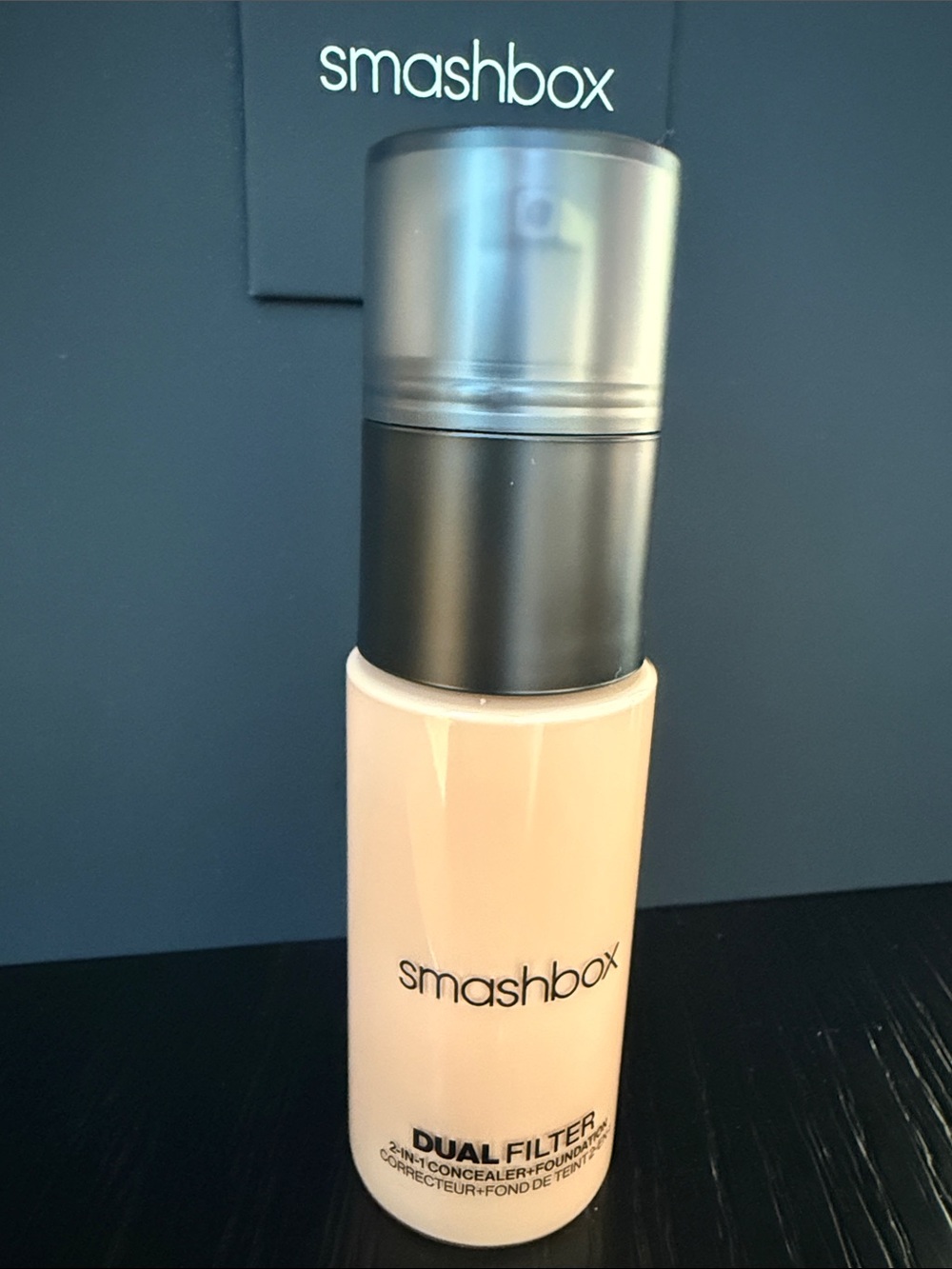Smashbox Dual Filter 2-in-1 Longwearing Concealer Foundation Color Light 9 Warm